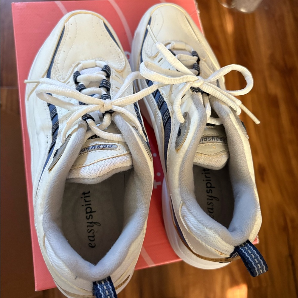 Easy Spirit White and Navy Athletic Sneakers